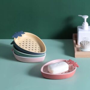 Household cartoon cute soap box plastic drainable soap box creative pattern soap box rack bathroom storage box (random color)