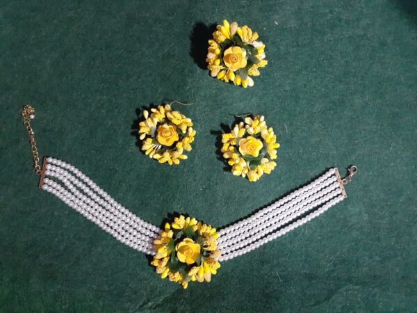 Artificial flower Flower Jewelry Set Pearl  Choker Necklace with Maang Tikka Earrings Floral Handmade perfect for mehndi, mayon, or haldi ceremonies - Image 3