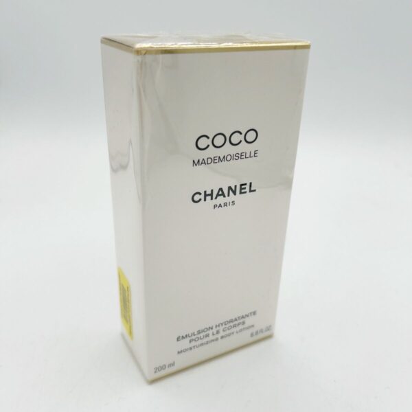 CHANEL Coco Mademoiselle Eau de Parfum – Timeless Elegance in a Bottle - Image 2